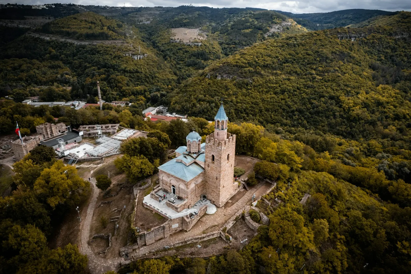 „Търново Land“ събира „Сигнал“, Торино и Пашата във Велико Търново, снимка 1
